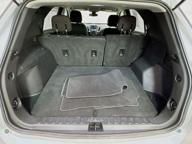 Photo of 2020 Silver Ice Metallic Chevrolet Equinox