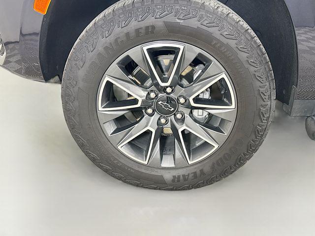 Photo of 2024 Dark Ash Metallic Chevrolet Tahoe