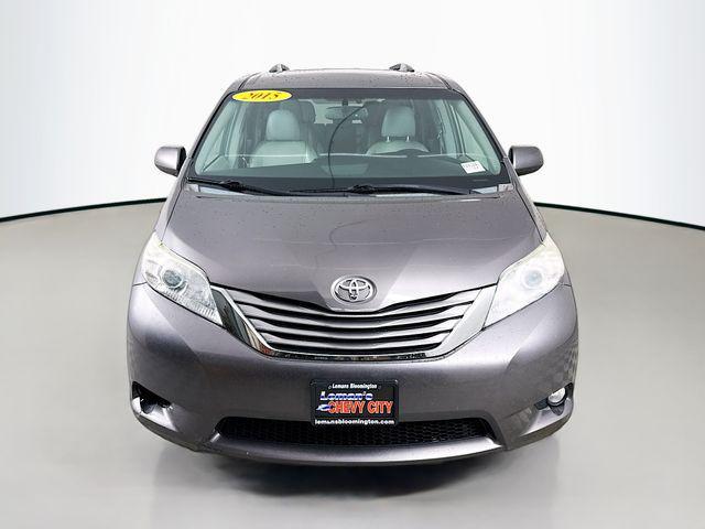 Photo of 2015 Gray Toyota Sienna