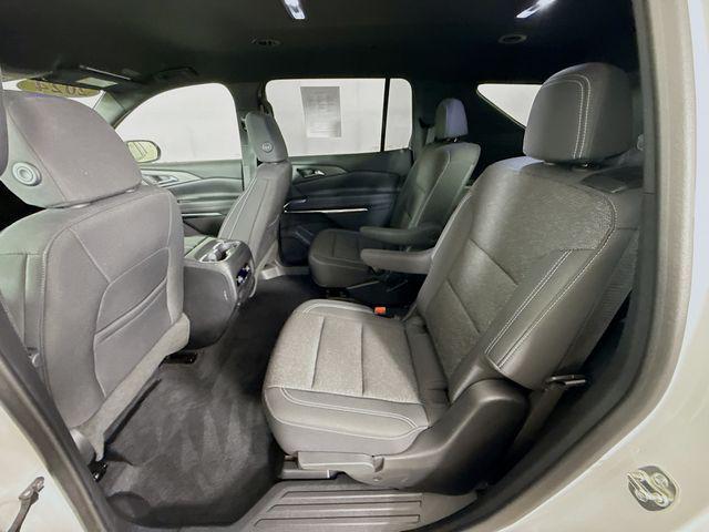 Photo of 2024 Summit White Chevrolet Traverse