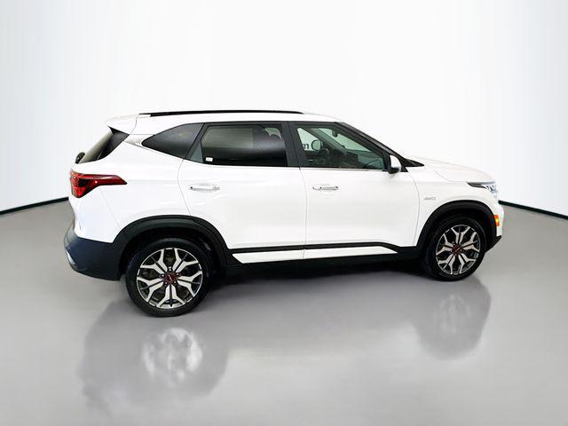 Photo of 2022 Snow White Pearl Kia Seltos