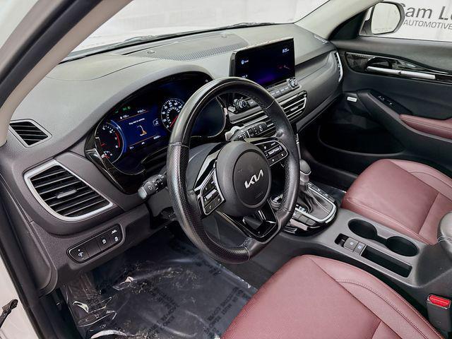 Photo of 2022 Snow White Pearl Kia Seltos