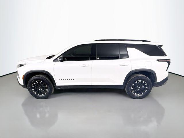 Photo of 2025 Iridescent Pearl Tricoat Chevrolet Traverse