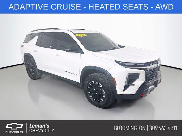 Photo of 2025 Iridescent Pearl Tricoat Chevrolet Traverse