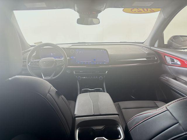 Photo of 2025 Iridescent Pearl Tricoat Chevrolet Traverse