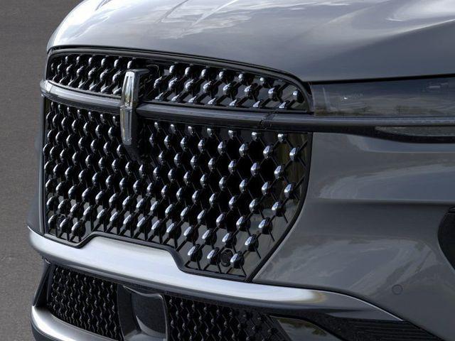Photo of 2024 Lustrous Gray Metallic Clearcoat Lincoln Nautilus