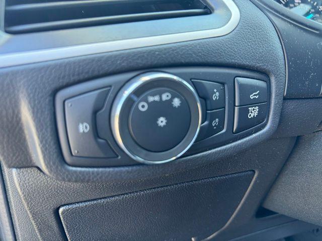 Photo of 2022 Agate Black Metallic Ford Edge