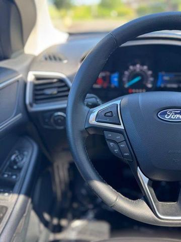 Photo of 2022 Agate Black Metallic Ford Edge