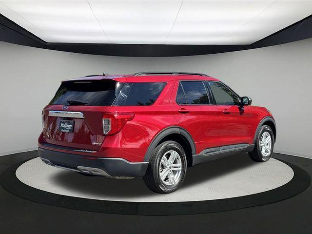 Photo of 2022 Rapid Red Metallic Tinted Clearcoat Ford Explorer