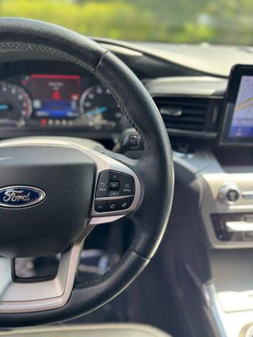 Photo of 2022 Rapid Red Metallic Tinted Clearcoat Ford Explorer
