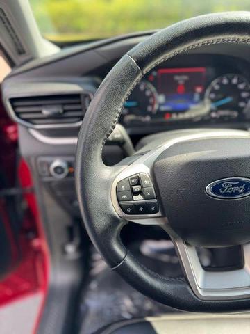 Photo of 2022 Rapid Red Metallic Tinted Clearcoat Ford Explorer