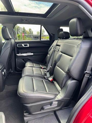 Photo of 2022 Rapid Red Metallic Tinted Clearcoat Ford Explorer
