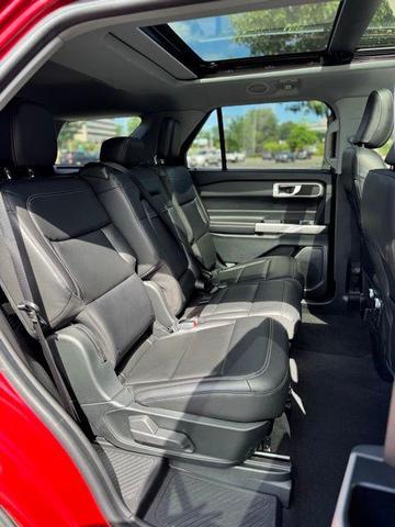 Photo of 2022 Rapid Red Metallic Tinted Clearcoat Ford Explorer