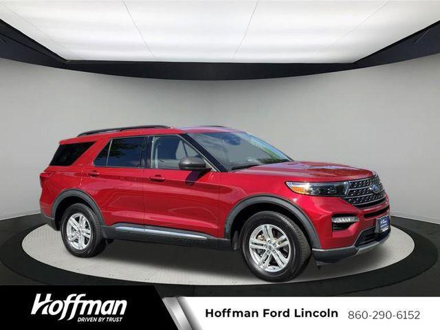 Photo of 2022 Rapid Red Metallic Tinted Clearcoat Ford Explorer