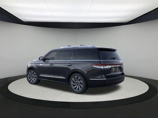 Photo of 2024 Starlight Gray Metallic Premium Colorant Lincoln Navigator
