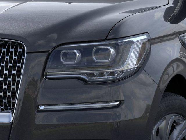 Photo of 2024 Starlight Gray Metallic Premium Colorant Lincoln Navigator