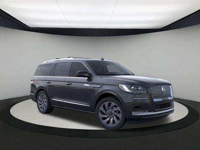 Photo of 2024 Starlight Gray Metallic Premium Colorant Lincoln Navigator