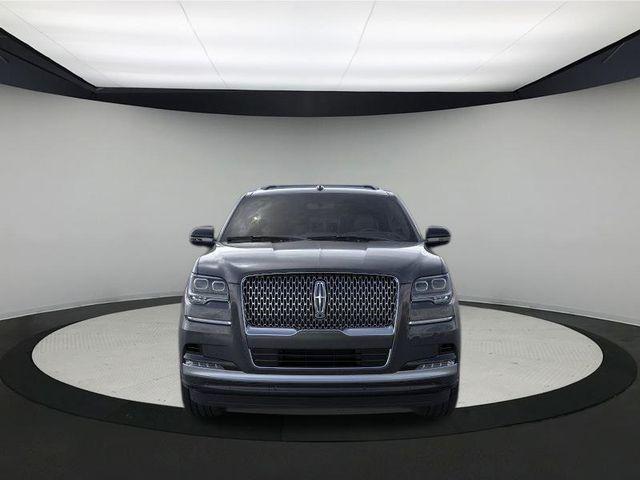 Photo of 2024 Starlight Gray Metallic Premium Colorant Lincoln Navigator