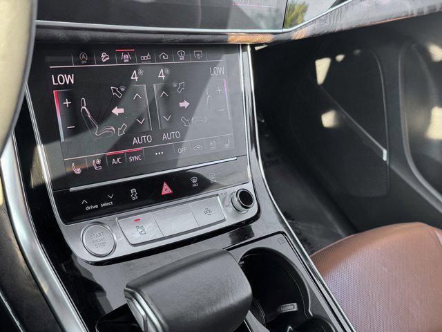 Photo of 2019 Night Black Audi Q8