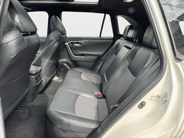 Photo of 2022 Blizzard Pearl/Midnight Black Metallic Toyota RAV4 Hybrid