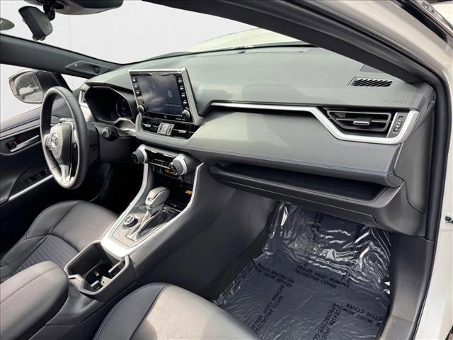 Photo of 2022 Blizzard Pearl/Midnight Black Metallic Toyota RAV4 Hybrid