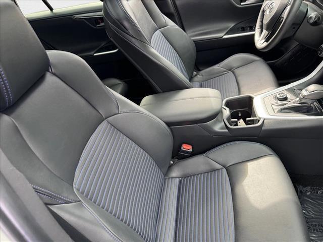 Photo of 2022 Blizzard Pearl/Midnight Black Metallic Toyota RAV4 Hybrid