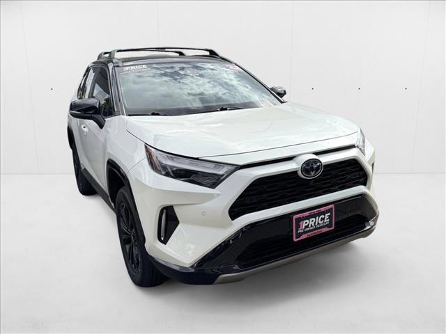 Photo of 2022 Blizzard Pearl/Midnight Black Metallic Toyota RAV4 Hybrid