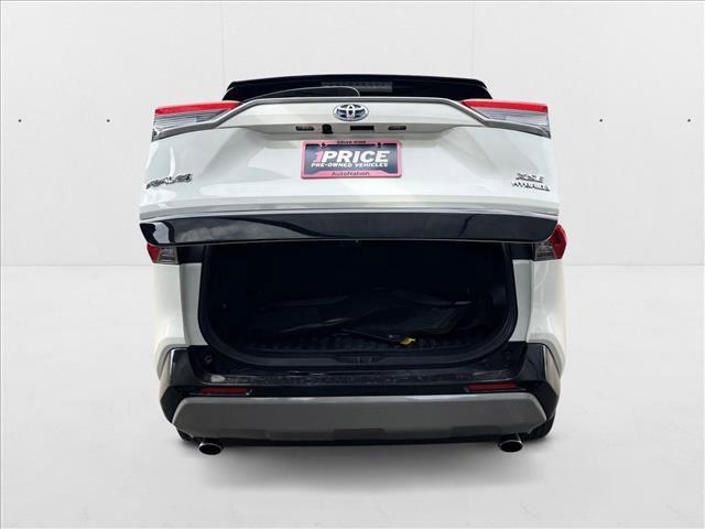 Photo of 2022 Blizzard Pearl/Midnight Black Metallic Toyota RAV4 Hybrid