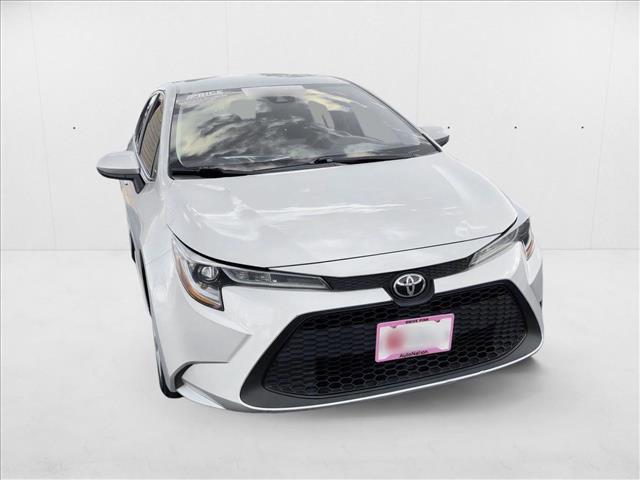 Photo of 2022 Classic Silver Metallic Toyota Corolla