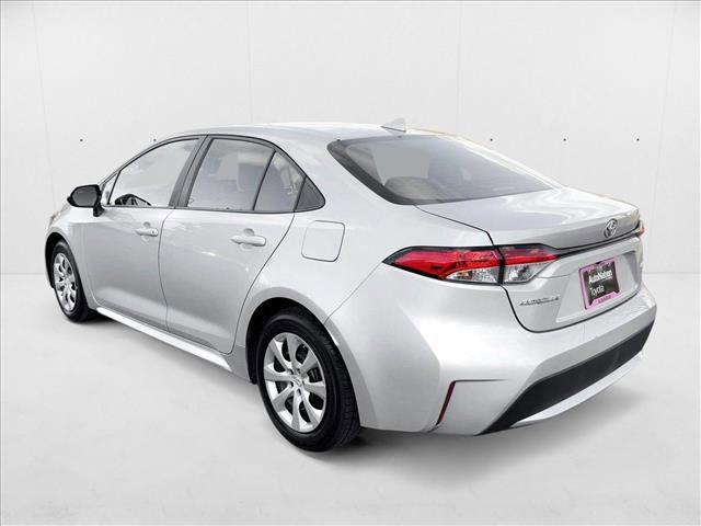 Photo of 2022 Classic Silver Metallic Toyota Corolla