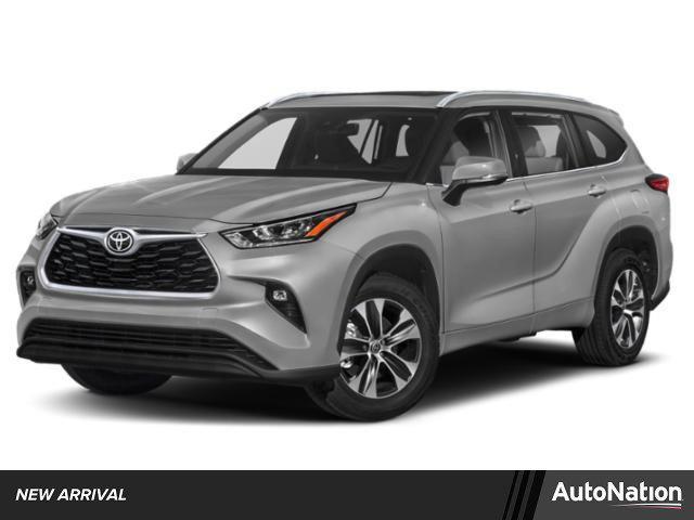 Photo of 2022 Celestial Silver Metallic Toyota Highlander