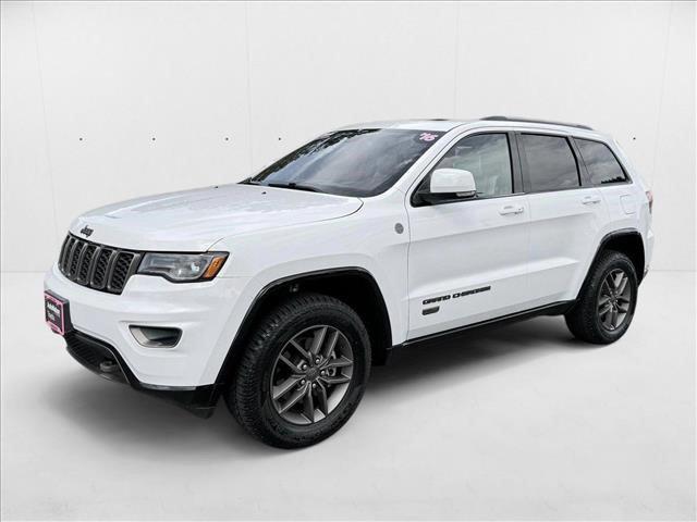 Photo of 2016 Bright White Clearcoat Jeep Grand Cherokee