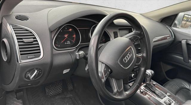 Photo of 2012 Ice Silver Metallic Audi Q7