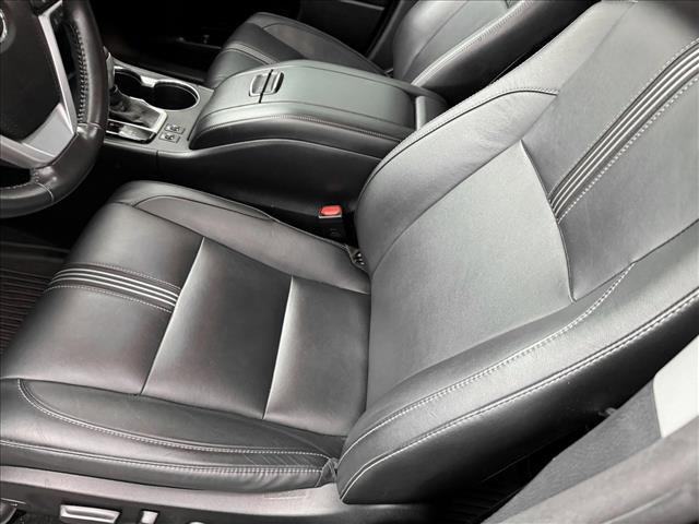 Photo of 2018 Midnight Black Metallic Toyota Highlander