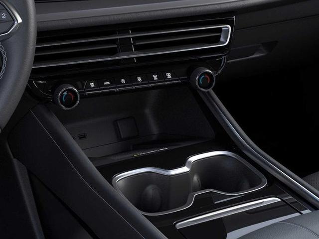 Photo of 2026 Summit White Chevrolet Traverse