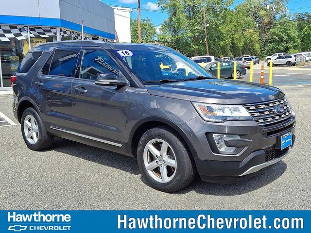 Photo of 2016 MAGNETIC METALLIC Ford Explorer