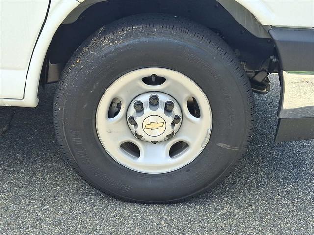 Photo of 2025 Summit White Chevrolet Express 2500