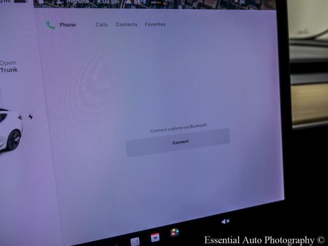 Photo of 2020 Pearl White Multi Tesla Model 3
