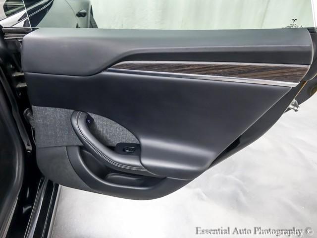 Photo of 2021 Black Tesla Model S