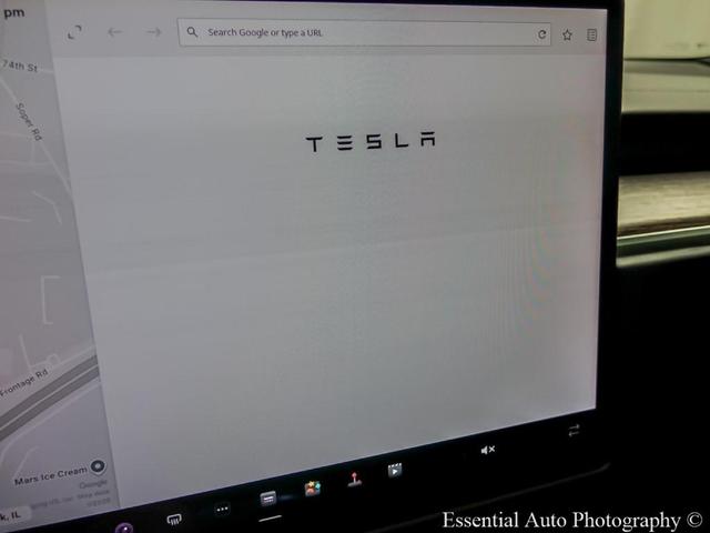 Photo of 2021 Black Tesla Model S