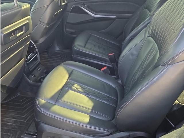 Photo of 2021 Tanzanite Blue II Metallic BMW X7