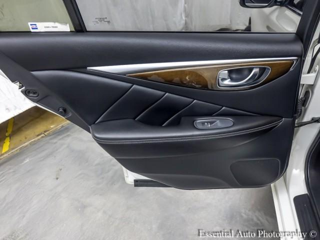 Photo of 2019 Pure White INFINITI Q50