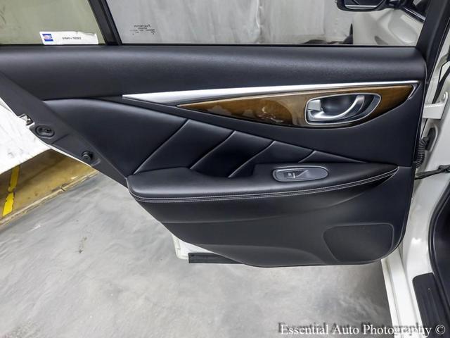Photo of 2019 Pure White INFINITI Q50
