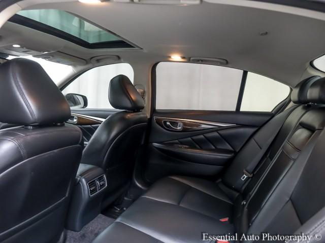 Photo of 2019 Pure White INFINITI Q50