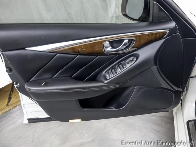 Photo of 2019 Pure White INFINITI Q50