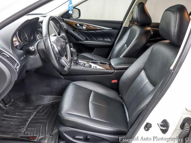 Photo of 2019 Pure White INFINITI Q50