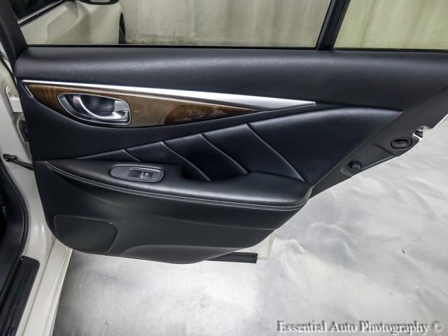 Photo of 2019 Pure White INFINITI Q50