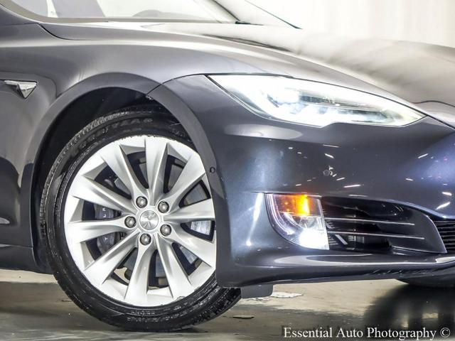Photo of 2020 Midnight Silver Metallic Tesla Model S