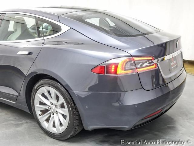Photo of 2020 Midnight Silver Metallic Tesla Model S