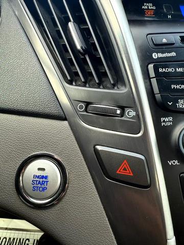 Photo of 2012 Radiant Silver Metallic Hyundai SONATA Hybrid